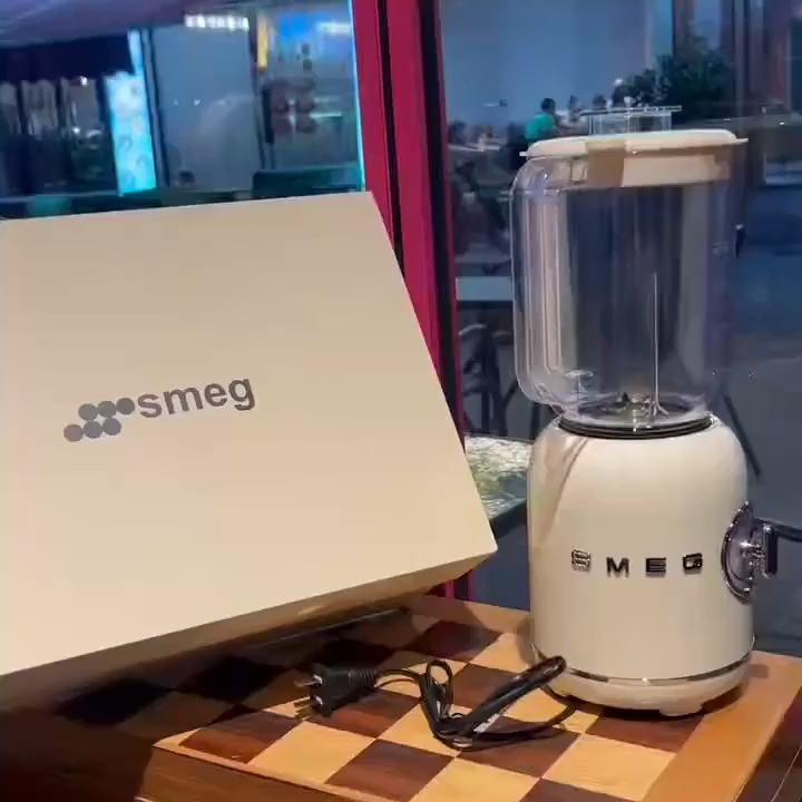 🚀ส่งเร็ว🚀💯smeg เครื่องปั่นน้ําผลไม้ มัลติฟังก์ชั่ผสมและกวน เครื่องปั่นสมูทตี้ เครื่องปั่นผลไม้ อกไก่ เกรดพรี่เมียม สไตส์วินเทจ //COD//