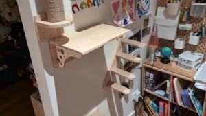 Cat Wall Shelves Cats Feeding Shelf with 2 Stainless Steel Bowls Wood Perch Suitable for Kitten Play Nap Eat Pet Wall Furniture