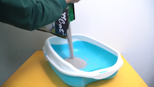 Fussie Cat Bentonite Litter / Hard Clumping 10L