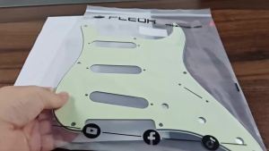 FLEOR | FLEOR Plastic Vintage 8-Hole ST Guitar Pickguard SSS Mint Green 3Ply Scratch Plate Pick Guard