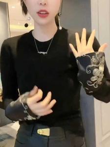 Áo Thun Nữ Tay Dài Cổ Tròn Thêu Họa Tiết Trung Hoa Mới 2025 Áo Sơ Mi Cơ Bản Thời Trang Đa Năng Mùa Xuân Chất Liệu Cotton