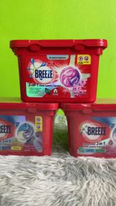 ซองแคปซูลซักผ้า Breeze 5-in-1 Power LaundryBreeze Concentrated 3 in 1 Power Laundry Capsules (18s)