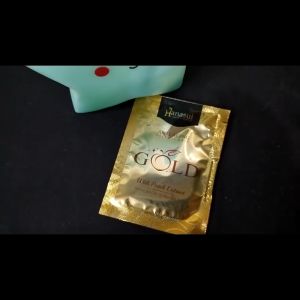 Masker Wajah Komedo Dan Pori Pori Viral Glowing Dan Putih Untuk Pria Organik Bpom Pemutih