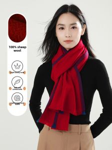 ผ้าพันคอขนสัตว์หนาสีแดงสำหรับผู้หญิงในฤดูหนาว ผ้าคลุมไหล่ผ้าขนสัตว์โพลีเอสเตอร์ ทรงยาว สไตล์เกาหลี