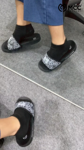 Sandal Slop Pria Wanita Terbaru Sendal Slide Slip On Motif DM 01 Black White Casual Dewasa Selop Distro Kekinian 37-43