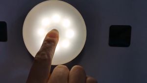 ไฟติดผนังกำแพง  หลอดไฟเซ็นเซอร์  led ไฟติดห้องนอน ไฟติดผนังไร้สาย ไฟบันได ชาร์จผ่านUSB แสงนุ่ม สวิตช์สัมผัส