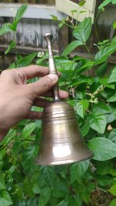 Bel Lonceng Kuningan Klinting Es Tangkai Panjang Kerucut 95 cm 1 Pcs