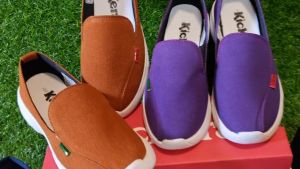SEPATU slip on kasual flat shoes wanita kerja kuliah santai terbaru 2023 keren ringan tidak licin.