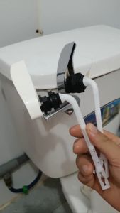 Cần Gạt Nước Nút Gạt Bồn Cầu Nhà Vệ Sinh Chấn Hùng Bằng Nhựa PP Cao Cấp
