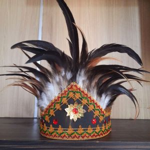 Mahkota Dayak Kalimantan Persegi