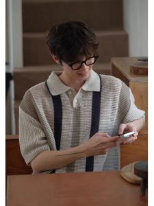 Phong Cách Hàn Quốc Áo Sơ Mi Polo Sọc Khối Màu Mắt Rỗng Xu Hướng Mùa Hè Dành Cho Nam Giới Rộng Rãi Thiết Kế Thoải Mái Trang Phục Dệt Kim Phía Trên