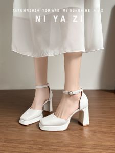 สีขาว สิทธิบัตร หนัง รองเท้า Mary Jane Buckle Hollow Out Chunky Heel ผู้หญิงสบายแพลตฟอร์มกันน้ํา Square Head รองเท้าเดี่ยว