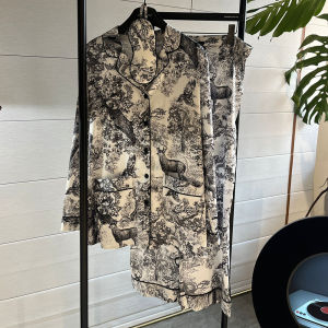 Elegant Ice Silk Long Sleeve Sleepwear Set for Women Ink Wash Painting Design V-Neck Open Cardigan Style Comfortable Home Clothes