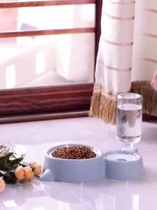 Tempat Makan Kucing Anjing M01 Dispenser MInuman Kucing Otomatis Pet Freeder Hewan 2 IN 1