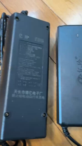 Sạc pin xe điện 87.6V 5A / 10A YILING – Dành cho pin 72V-76.8V LiFePO₄ 24S (Pin sắt)– Tự ngắt khi đầy bảo vệ an toàn