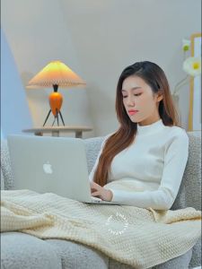 Silicone Hand Warmer Space Bear Shaped 2 in 1 Electric Hands Heater USB Type-C Charging Power Bank 2 Gears Adjustable for Winter