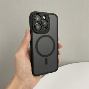 เคสโทรศัพท์แบบด้านหรูหราสำหรับ Apple 16Promax ดูดซับแม่เหล็กแบบมันเงา ป้องกันการตกหล่น ฝาป้องกันแบบโปร่งแสง ดีไซน์เรียบง่าย