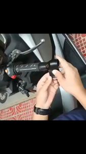 Motorcycle Throttle Booster Handle Grip Clip Cruise Control Assistant Motorcycle Force Saver