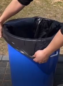 ถุงขยะ 5 แถม 1 (ได้ 6 แพ็ค) ถุงขยะสีดำ ถุงขยะหนา รุ่นหนาเหนียวพิเศษ (ถุงขยะกาล่า) เนื้อเหนียว ทนทาน ไม่ขาดง่าย ไร้กลิ่น มีหลายขนาด หนาเหนียวไม่ปริ รับน้ำหนักได้ดี น้ำไม่รั่ว หนา ป้องกันการรั่วซึม