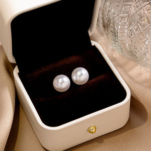 Elegant Fashion Pearl Stud Earrings Womens Retro Hong Kong Style Slimming Simple Design High-End Feelings New 2025