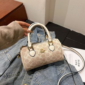 2026 New Retro Versatile Ladies Handbag Mini Classic Pillow Bag Single Shoulder Crossbody Daily Bag