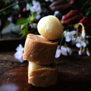 Handmade Sea Salt Caramel Tart Snack Low Sweetness Hawaiian Pine Nut Version Almond Free Traditional Candy from Other Country