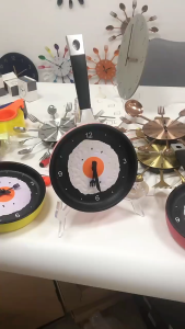 Frying Pan Design Hanging Wall Clock for Novelty Art Home Room Decoration