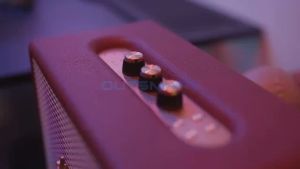 Outsmart Smart LED RGBIC Wall Light Bar – WiFi DIY Glixon Gaming Light