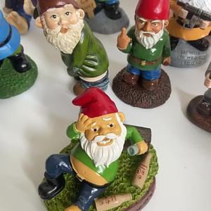 Garden Gnome 3D Ornament Dwarf Yellow Holding Dwarf Christmas Decoration Ornament Home Design Elf