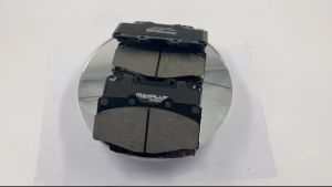 ผ้าดิสเบรค หน้า Toyota Hilux Vigo 4WD ปี 2005-2012  คู่หน้า  ซ้าย/ขวา 1 กล่อง มี 4 ชิ้น #04465-0K060/0K020