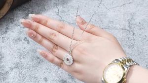 Pretty Beauty Moissanite Sunburst Pendant Necklace 925 Silver Triple Layer Halo Design Clavicle Chain for Women Wedding Jewelry