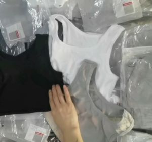 รุ่นหัวเสื้อทอม เหมาะสำหรับเล่นกีฬาและสวมเสื้อผ้าเท่ๆ สปอร์ตบราผู้หญิง