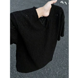 LIUBU | Áo Thun V-Neck Jacquard Có Lỗ