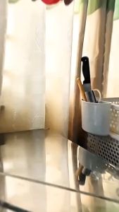 Thớt Kính Cường Lực SaLa Cao Cấp Đảm Bảo Vệ Sinh An Toàn Có Móc Treo Tiện Dụng