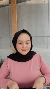 Koyu Hijab Iner Cottray Ninja Karlina: Pilihan Modis & Nyaman