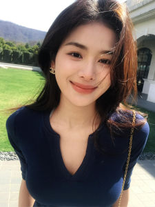 Áo Thun Tay Ngắn Cổ Chữ V Màu Xanh Đậm Cổ Điển Phong Cách Mỹ Cho Nữ Mùa Hè Ôm Vừa Vặn Thanh Lịch Cao Cấp Đa Năng