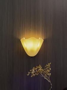 Colored Berry Glass Wall Lamp Shell Shape LED Retro Wall Light Bedroom Bedside Wall Sconce for Living Room Corridor Decor Light
