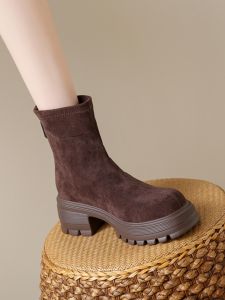 ย้อนยุค ผ้าขนแกะ รองเท้าบูทมาร์ตินสั้น ผู้หญิง เพรียวบาง ยืดได้ ฤดูใบไม้ร่วง ฤดูหนาว สไตล์ใหม่ขนาดเล็กหนาด้านล่างรองเท้ากํามะหยี่สุภาพสตรี