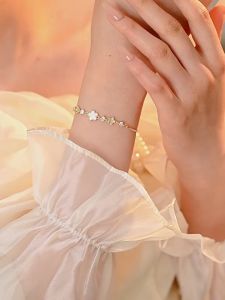 Nicedays🍒Gelang Semanggi Empat Daun Kelas Atas Wanita Yang Dapat Ditarik Keluar Dan Dapat Disesuaikan COD