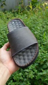 Dép Da Nam Đế Cao Su Khâu Quai Mặt Dép Mát Xoa Chất Liệu Da Bám Chân Chống Trơn Trượt DN01