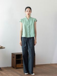 เสื้อเชิ้ตแขนสั้นผ้าลินินสีพื้นแบบมีกระดุมแถวเดียว สไตล์เรียบง่าย ทรงหลวม คอวี ปกติ ปกติ ผ้าลินิน ฤดูร้อน 2024