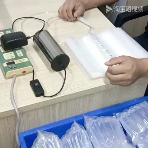 [SG Stk]Inflatable Air Column Bag Bubble Wrap Package Protective Cushion Bag  Wine Bottle Perfume Electronics Black Poilymailer