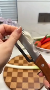 Dao Bào Rau Củ Đa Năng 3in1 Inox 304 – Gọt Vỏ Bào Sợi Khui Nắp Tay Cầm Gỗ Làm Salad 19cm