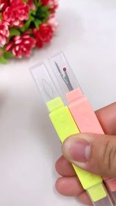 Dụng cụ RẠCH KHUYẾT VÀ XỎ CHỈ 2 TRONG 1 có nắp nhựa được sử dụng trong ngành may mặc (GIÁ 1 CÁI)