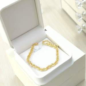 Lắc tay xoắn hoa mai nhỏ 3 ly chạm 4d Kami trang sức sỉ