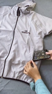 Jaket Parasut Running Sport Pria Wanita: Perlindungan UV & Bahan Parasut