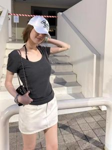 YUEZHONGWEI | Gray U-neck Short Sleeve T-shirt Womens Summer Design Slimming Short Style Korean Version Commute Style Pure Color Casual Top