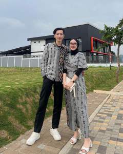 DRESS REISA-BAJU TENUN ETNIK COUPLE~COUPLE KELUARG~COUPLE KONDANGAN~COUPLE MODEREN~COUPLE PREWDING~COUPLE KEKINIAN