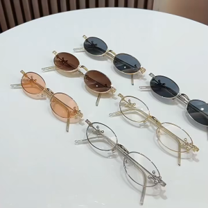 (Ready Stock)Retro Oval Glasses Women Gold Metal Frame Rhinestone Floral Design Fashion Eyewear for Daily Outfit Cermin Mata Wanita Gaya Y2K Elegan