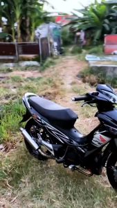 STRIPING STICKER LIS LES POLET honda supra x 125 r 2012 hitam full list body standar berkualitas terbaik Mahkota Stiker